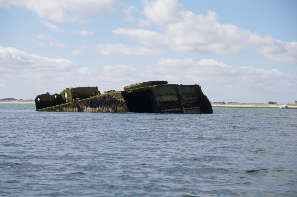 Epave_au_large_d'Utah_Beach