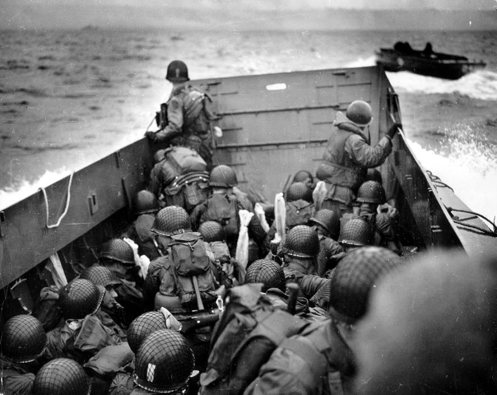 Omaha_Beach_Landing_Craft_Approaches